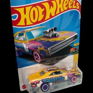 Hot Wheels '70 Dodge Charger R/T Miniature Car - collectible